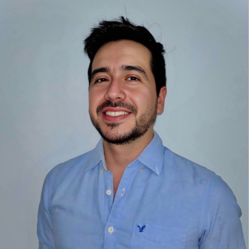 Adolfo Junior